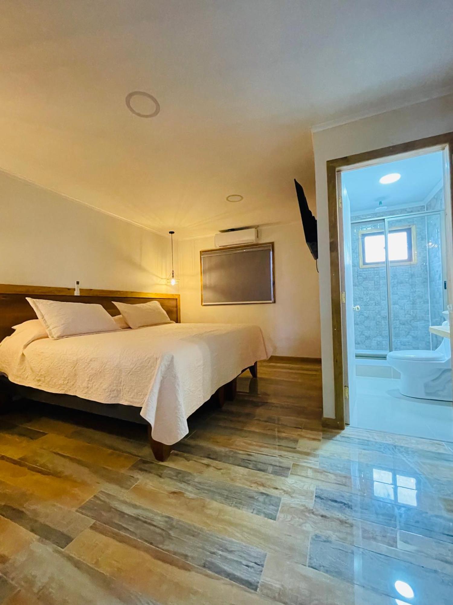 فندق Residencial Victoria Said ليناريس المظهر الخارجي الصورة